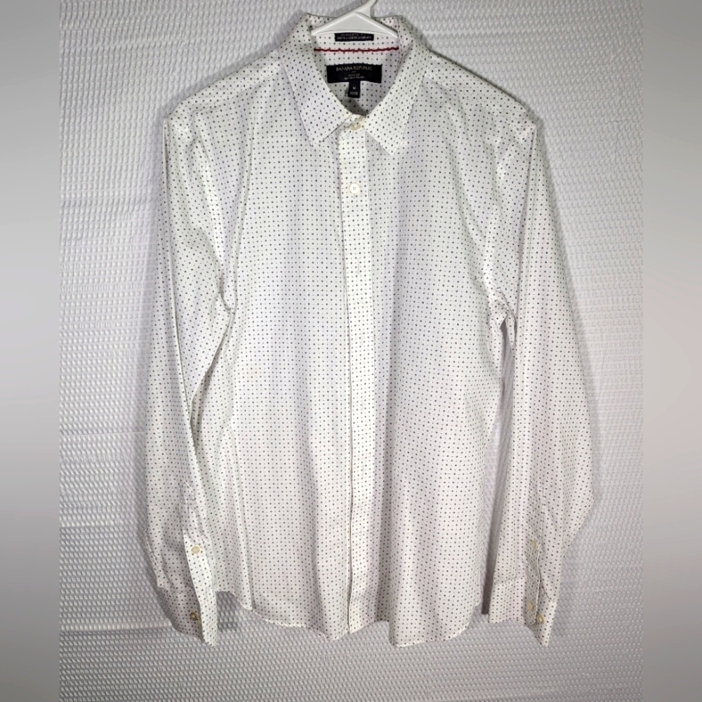 Banana Republic men's white button up shirt untucked fit non iron size M